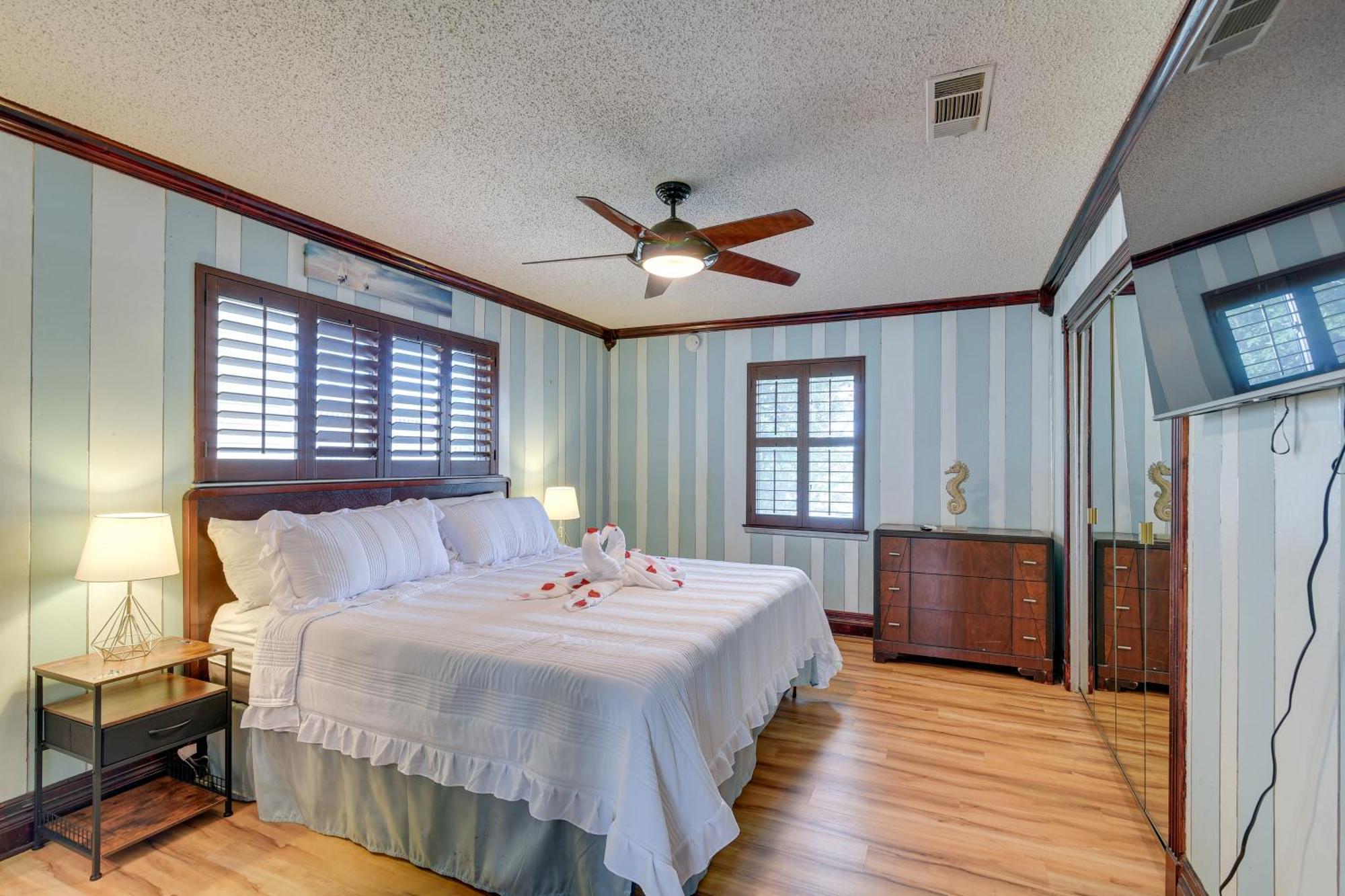 Waterfront Galveston Bay Retreat - 4 Mi To Beach! ภายนอก รูปภาพ