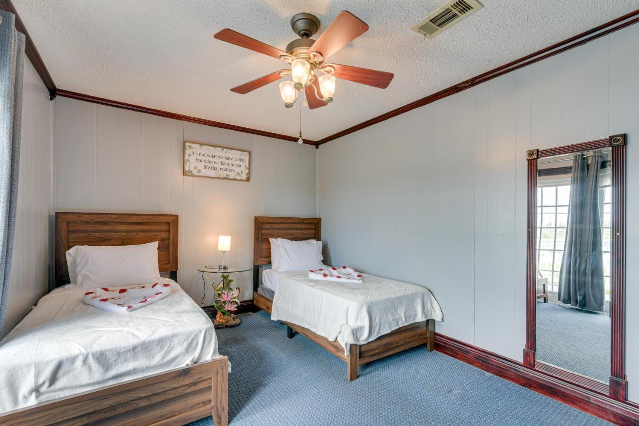 Waterfront Galveston Bay Retreat - 4 Mi To Beach! ภายนอก รูปภาพ