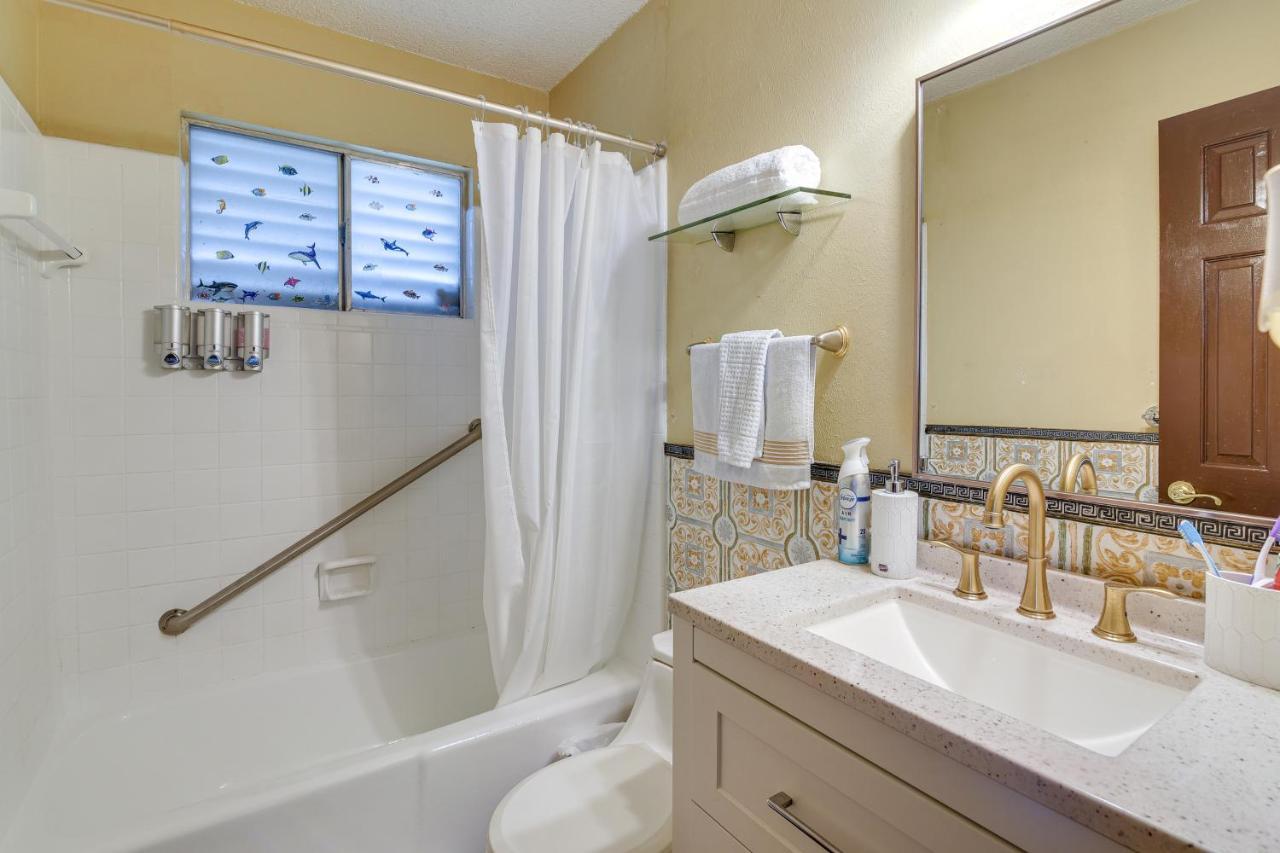 Waterfront Galveston Bay Retreat - 4 Mi To Beach! ภายนอก รูปภาพ